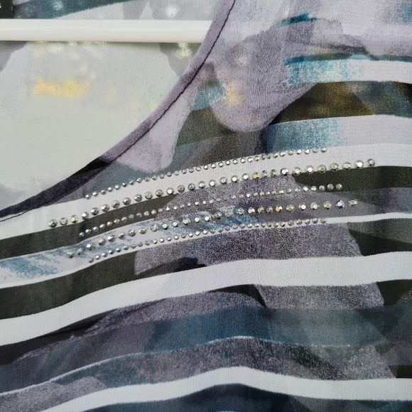 Alfani Medium multi Aqua pattern flutter sleeve mesh chiffon lined blouse - Picture 6 of 7